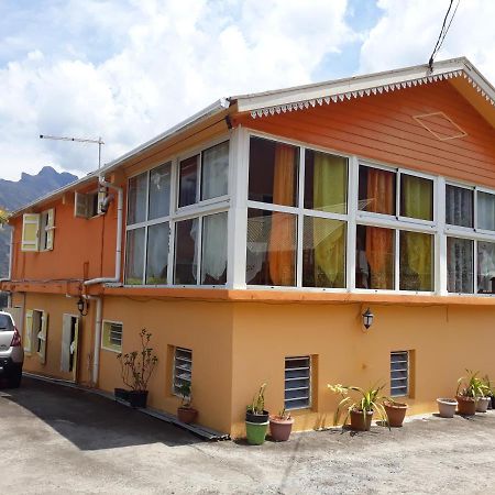 Petite Fleur De Lentilles Bed & Breakfast Cilaos Exterior photo