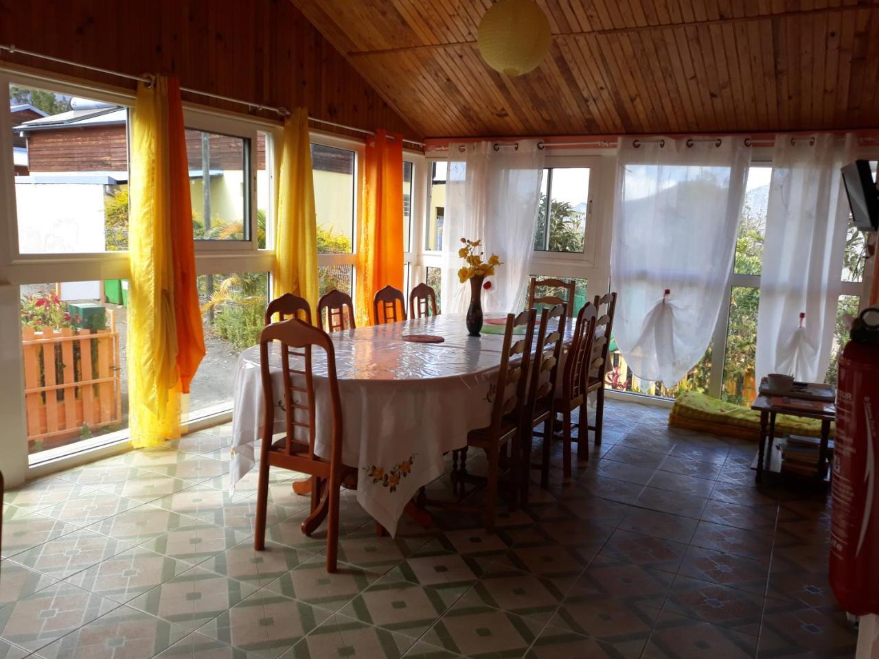 Petite Fleur De Lentilles Bed & Breakfast Cilaos Exterior photo