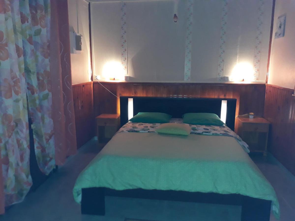 Petite Fleur De Lentilles Bed & Breakfast Cilaos Exterior photo