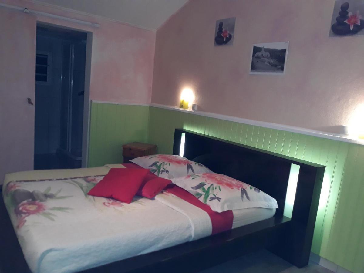 Petite Fleur De Lentilles Bed & Breakfast Cilaos Exterior photo